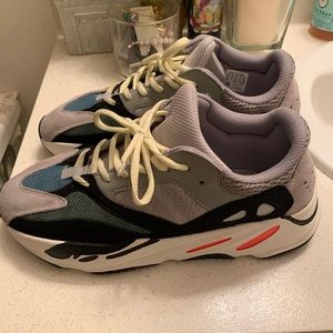 Yeezy boost waverunner sz 9.5